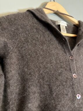 100% 2-Ply Cashmere sweater